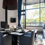 Elegant Mansion With Pools Ferienhaus *