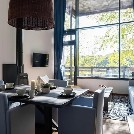 Elegant Mansion With Pools Feriehus *